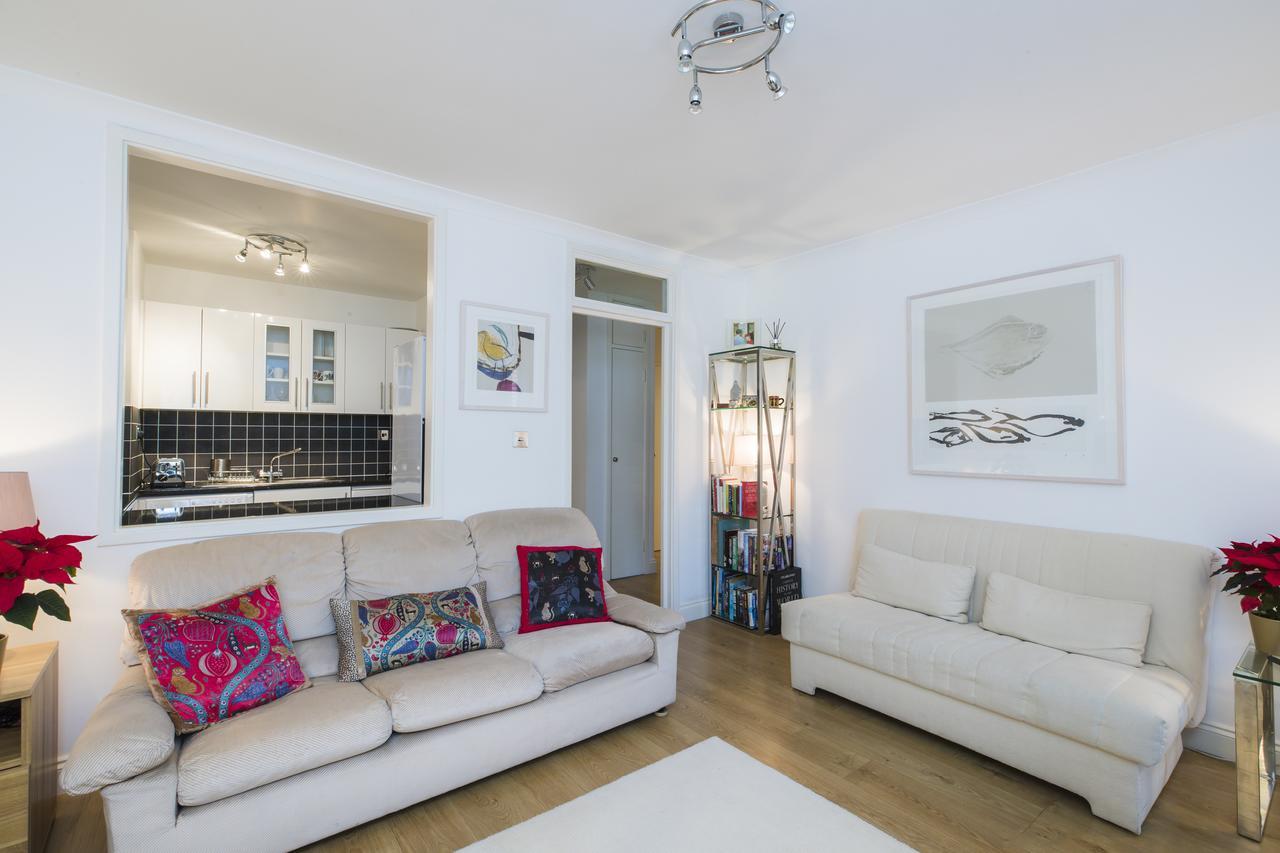 런던 Sublime Flat With Thames View 아파트 외부 사진