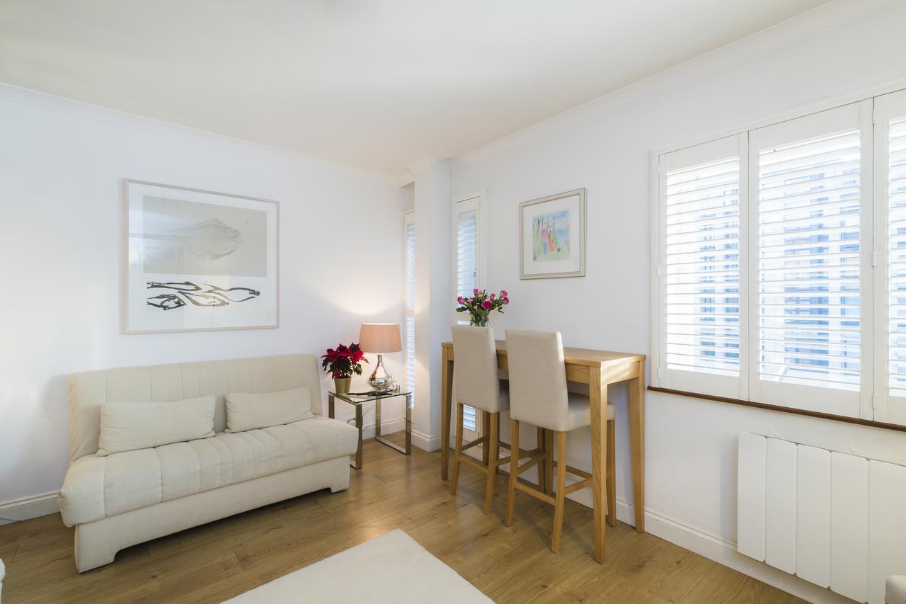 런던 Sublime Flat With Thames View 아파트 외부 사진