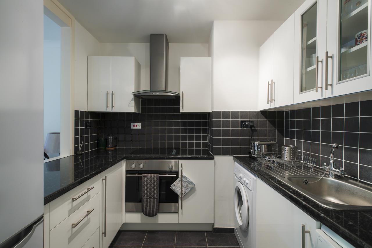 런던 Sublime Flat With Thames View 아파트 외부 사진
